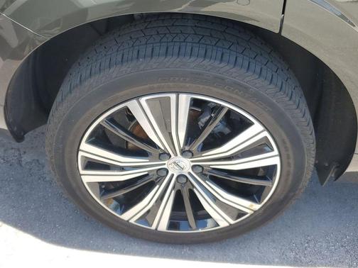 2022 Volvo XC60 B5 Inscription
