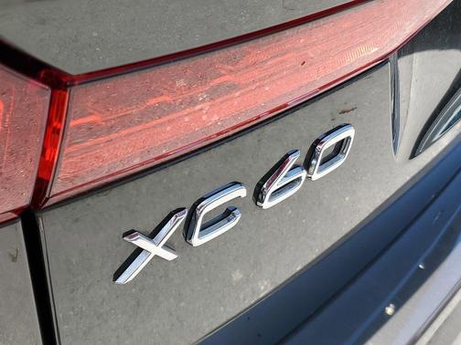 2022 Volvo XC60 B5 Inscription