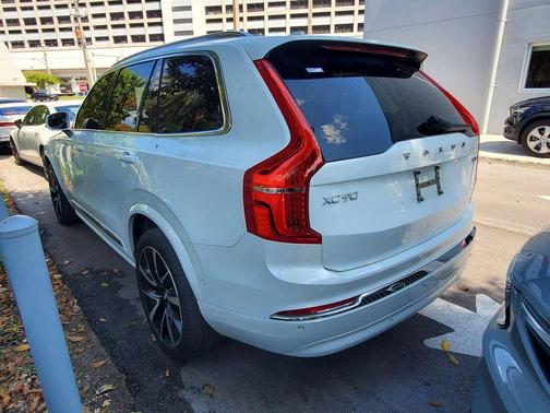2024 Volvo XC90 B5 Plus Bright Theme