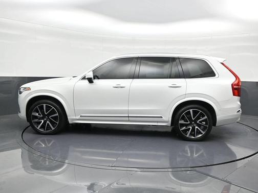 2024 Volvo XC90 B5 Plus Bright Theme