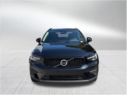 Onyx Black 2026 Volvo XC40 B5 Core