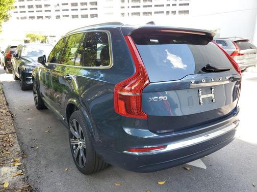 2025 Volvo XC90 Plug-In Hybrid T8 Core 7-Seater