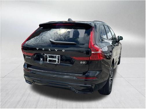 2025 Volvo XC60 B5 Plus
