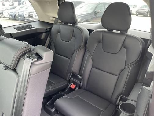 2025 Volvo XC90 B6 Ultra