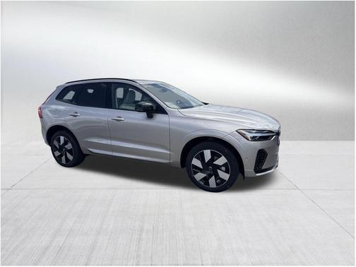 2025 Volvo XC60 Plug-In Hybrid T8 Plus
