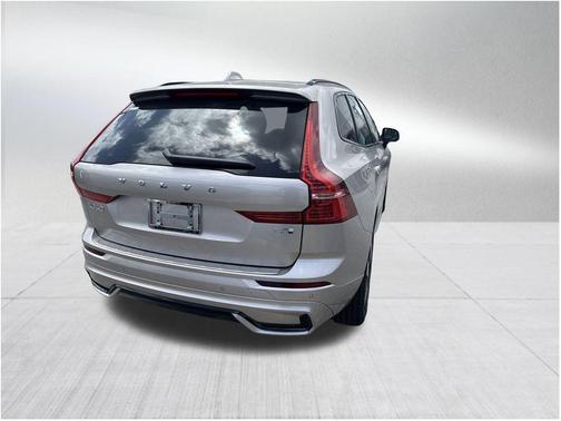 2025 Volvo XC60 Plug-In Hybrid T8 Plus