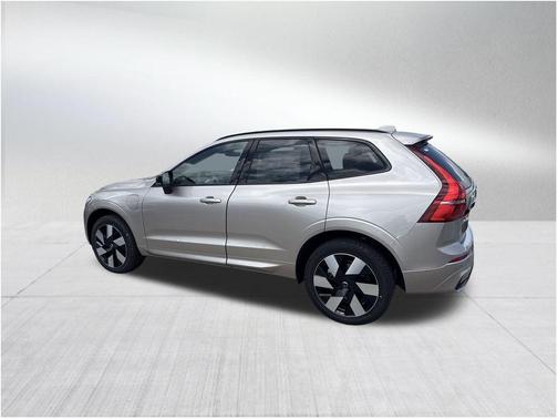 2025 Volvo XC60 Plug-In Hybrid T8 Plus