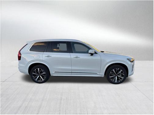 Crystal White Pearl 2026 Volvo XC90 B5 Core