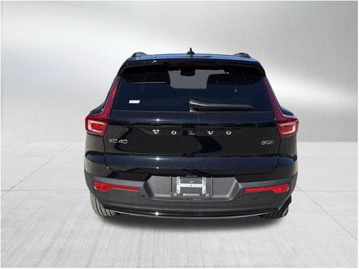 2026 Volvo XC40 B5 Ultra