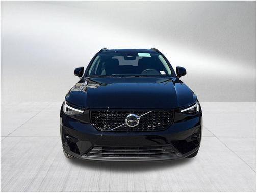 2026 Volvo XC40 B5 Ultra