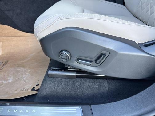 2026 Volvo XC90 Plug-In Hybrid T8 Plus 7-Seater