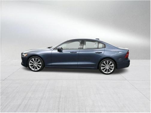 2020 Volvo S60 T6 Momentum