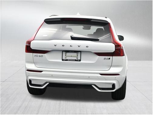 Crystal White 2026 Volvo XC60 B5 Ultra