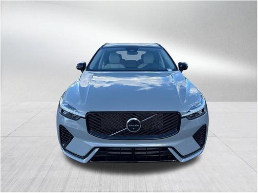 Gray Metallic 2026 Volvo XC60 Plug-In Hybrid T8 Ultra