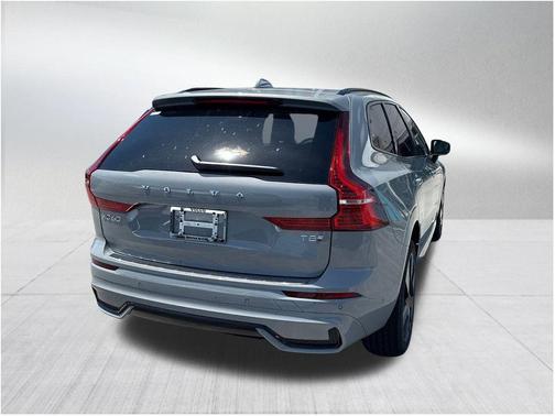 2025 Volvo XC60 Plug-In Hybrid T8 Plus