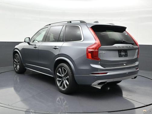 2019 Volvo XC90 T6 Momentum