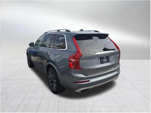 2019 Volvo XC90 T6 Momentum