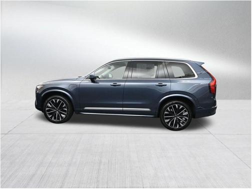 Denim Blue Metallic 2026 Volvo XC90 Plug-In Hybrid T8 Plus 7-Seater