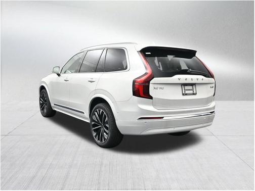 Crystal White Pearl 2026 Volvo XC90 B6 Ultra 7-Seater