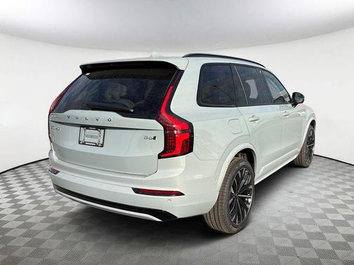 2026 Volvo XC90 B6 Ultra Dark Theme 6-Seater