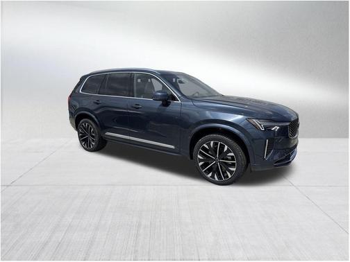 2025 Volvo XC90 B5 Core