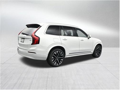 Crystal White Pearl 2026 Volvo XC90 B6 Ultra 7-Seater