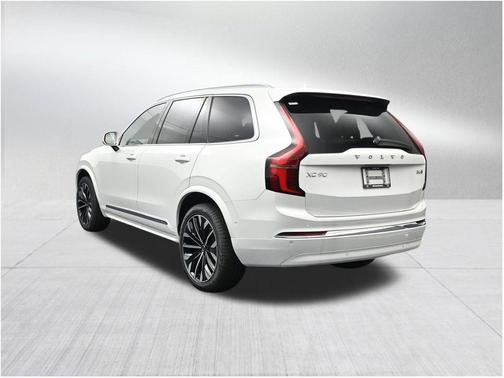 Crystal White Pearl 2026 Volvo XC90 B6 Ultra 7-Seater