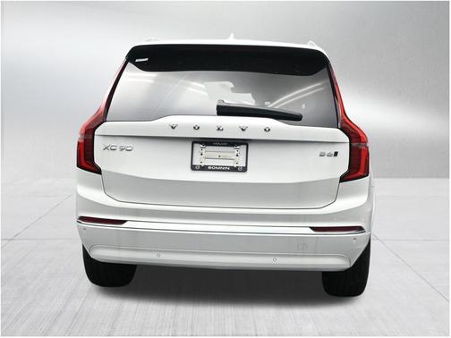 Crystal White Pearl 2026 Volvo XC90 B6 Ultra 7-Seater
