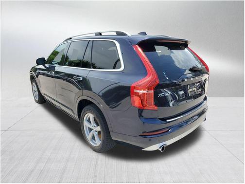 2019 Volvo XC90 T5 Momentum