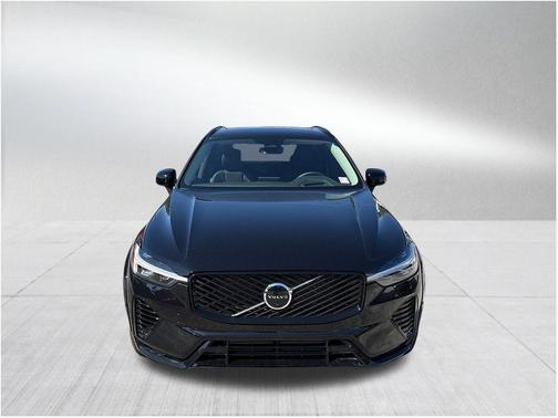 Onyx Black Metallic 2026 Volvo XC60 Plug-In Hybrid T8 Ultra