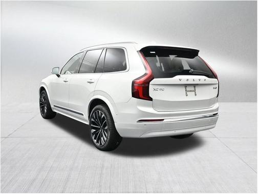 Crystal White Pearl 2026 Volvo XC90 B6 Ultra 7-Seater