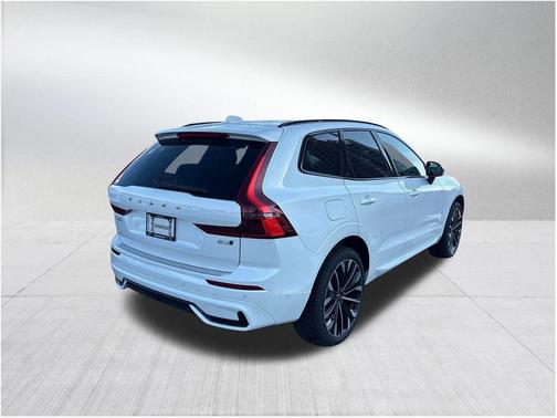2026 Volvo XC60 B5 Ultra