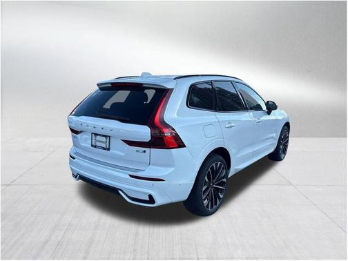 2026 Volvo XC60 B5 Ultra