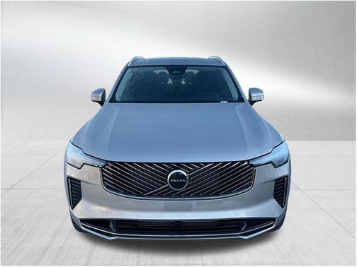 Bright 2026 Volvo XC90 Plug-In Hybrid T8 Core