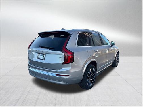 Bright 2026 Volvo XC90 Plug-In Hybrid T8 Core