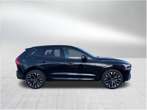 Onyx Black Metallic 2026 Volvo XC60 B5 Ultra