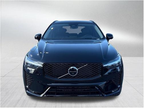 Onyx Black Metallic 2026 Volvo XC60 B5 Ultra