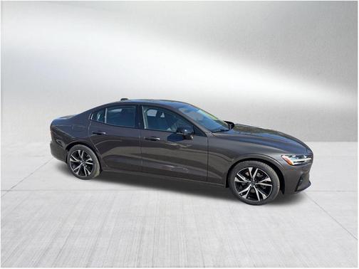 2025 Volvo S60 B5 Plus
