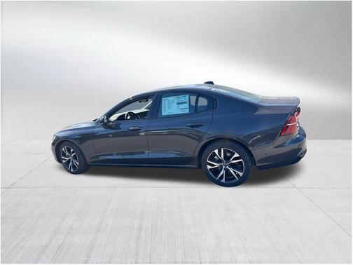 2025 Volvo S60 B5 Plus