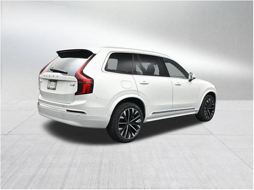 Crystal White Pearl 2026 Volvo XC90 B6 Ultra 7-Seater
