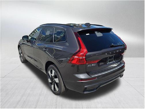 2025 Volvo XC60 Plug-In Hybrid T8 Plus
