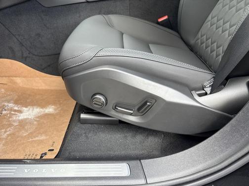 2026 Volvo XC90 B5 Core