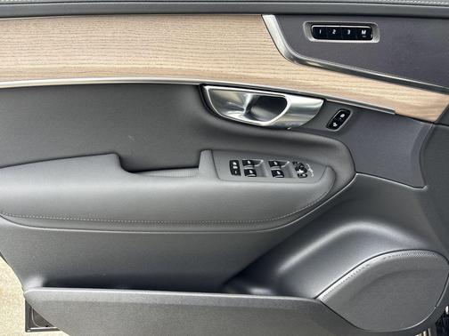 2026 Volvo XC90 B5 Core