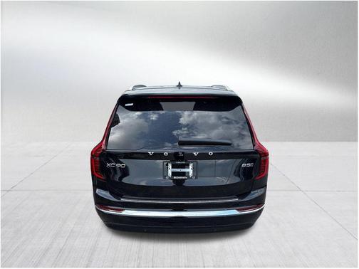 2026 Volvo XC90 B5 Core