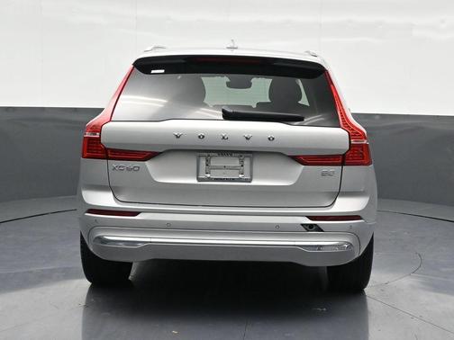 2023 Volvo XC60 B5 Ultimate Bright Theme