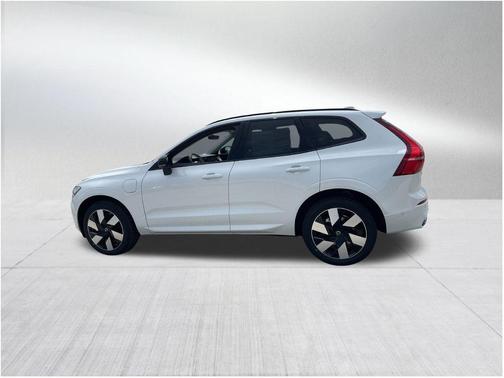 2025 Volvo XC60 Plug-In Hybrid T8 Plus
