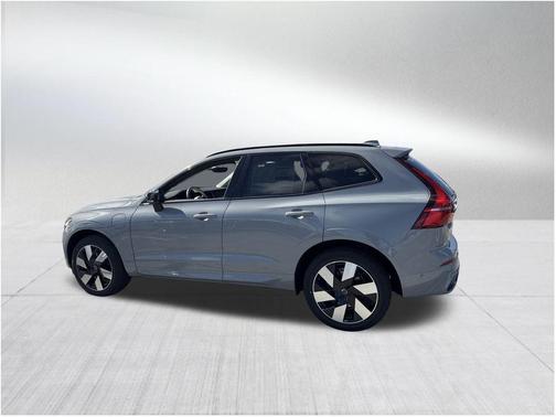 2025 Volvo XC60 Plug-In Hybrid T8 Plus