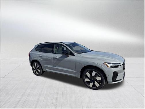 2025 Volvo XC60 Plug-In Hybrid T8 Plus