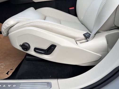 2026 Volvo XC90 B6 Ultra 7-Seater