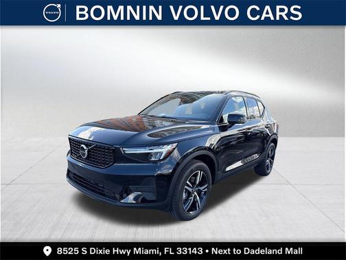 2026 Volvo XC40 B5 Core